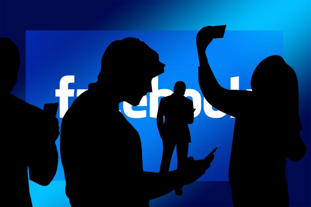 What is Geofencing, and How Can It Be Used in Location-Based Marketing? 4 social media
